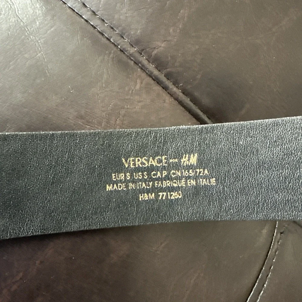 VERSACE H&M PINK PATENT LEATHER BELT SIZE US Small‎ *See Flaws*